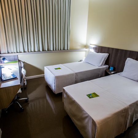 Slim Cuiaba Aeroporto酒店 外观 照片